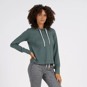 Vuori halo essential hoodie